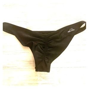 Pakaloha bikini bottoms: NEW never worn